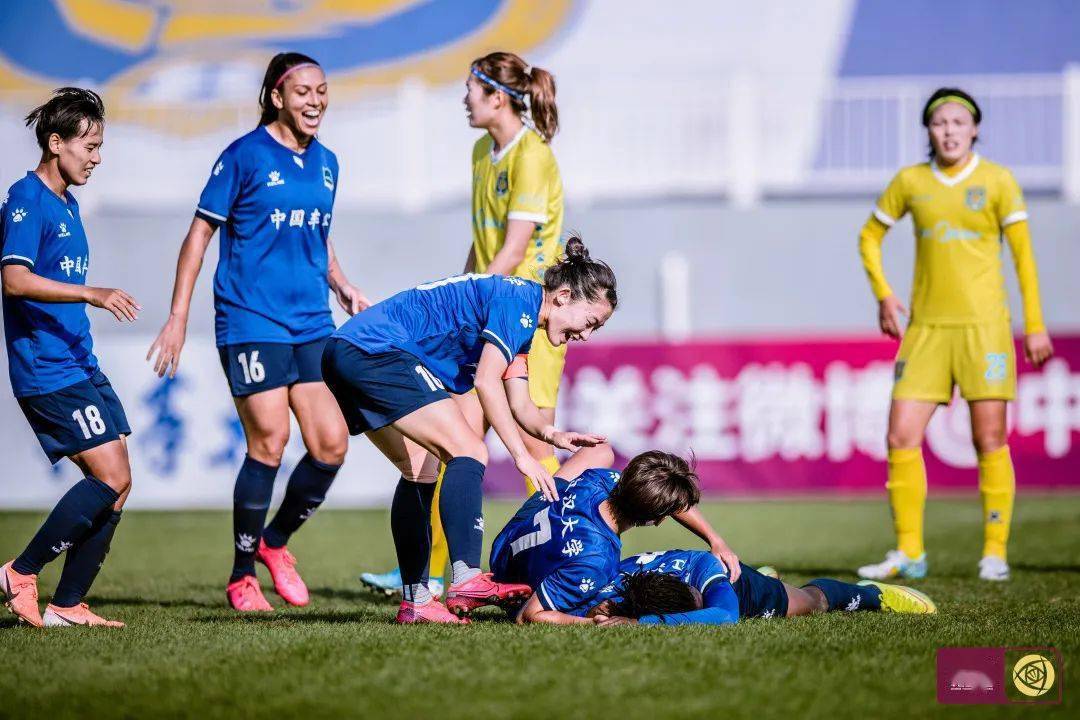  曼城女足夺得联赛冠军创历史  