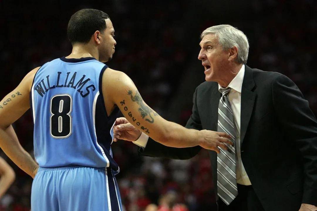  拉齐奥主场惨败引发主帅危机  